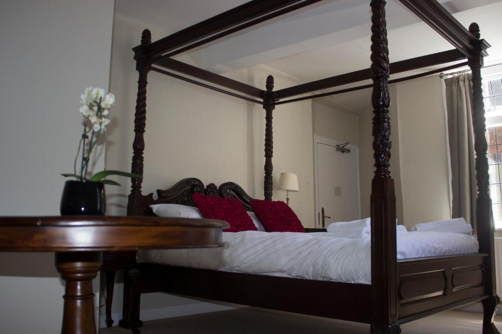 Cathedral Gate Hotel 3*